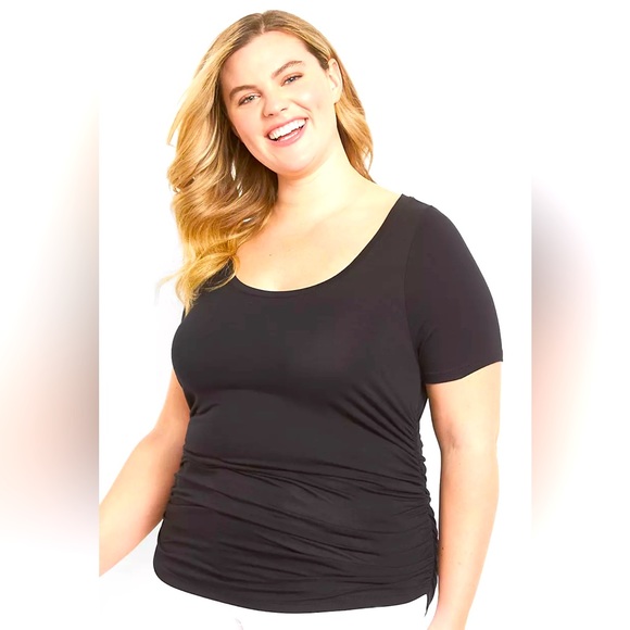 NWT flattering black tee - Picture 3 of 3
